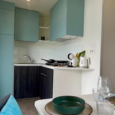 Bungalow Marea Lido Di Colico, Direkt At The Lake & In Center & Near Ferry To Bellaggio Aparthotel