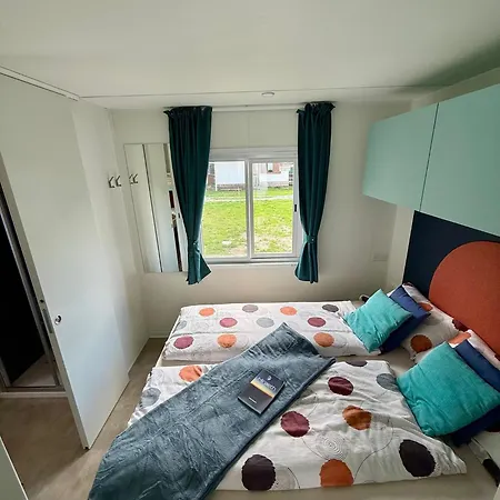 Aparthotel Marea Lido Di Colico, Direkt At The & In Center & Near Ferry To Bellaggio 3*