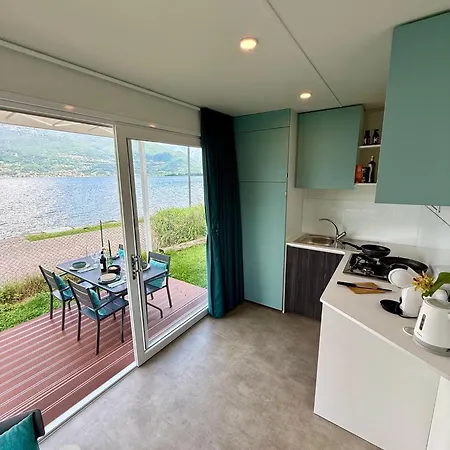 Marea Lido Di Colico, Direkt At The & In Center & Near Ferry To Bellaggio 3*